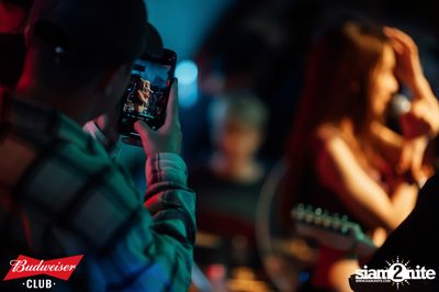 ภาพบรรยากาศงาน Budweiser Club presents Bowkylion concert ที่ Chongjaroen Groove — photo 162