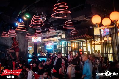 ภาพบรรยากาศงาน Budweiser Club presents Bowkylion concert ที่ Chongjaroen Groove — photo 188