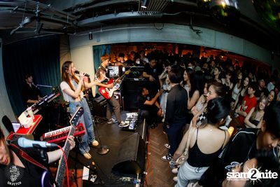 Ink Waruntorn Concert at Dr. Fetch  — photo 54