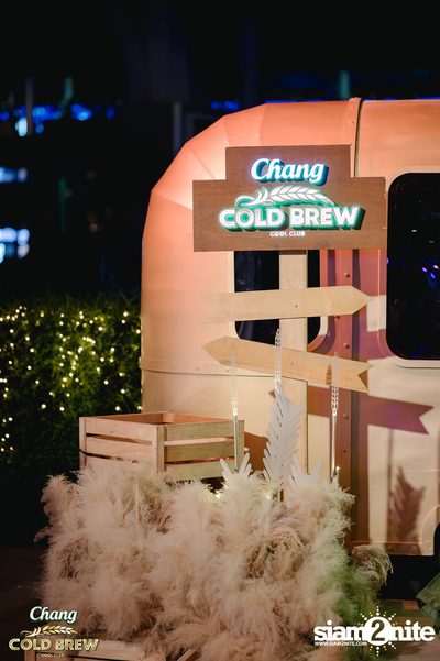 Glam Glamping in Town ft. Stamp Apiwat at Sathorn Square — photo 11