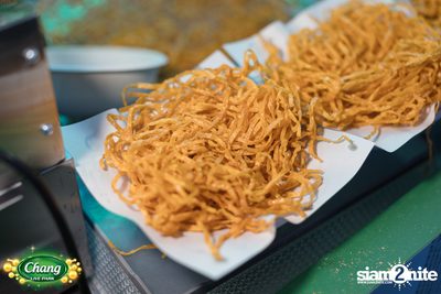 ภาพบรรยากาศงาน Chang Live Park presents FOOD FUN FRIENDS ft. Potato concert ที่ The Street Ratchada — photo 16
