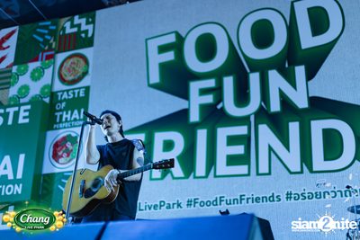 ภาพบรรยากาศงาน Chang Live Park presents FOOD FUN FRIENDS ft. Potato concert ที่ The Street Ratchada — photo 80