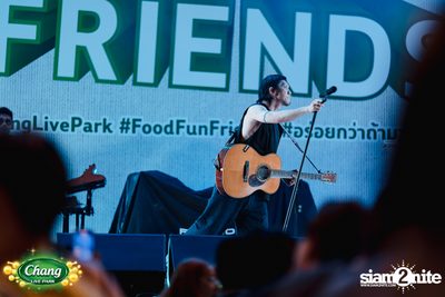 ภาพบรรยากาศงาน Chang Live Park presents FOOD FUN FRIENDS ft. Potato concert ที่ The Street Ratchada — photo 105