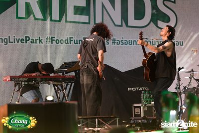 ภาพบรรยากาศงาน Chang Live Park presents FOOD FUN FRIENDS ft. Potato concert ที่ The Street Ratchada — photo 113