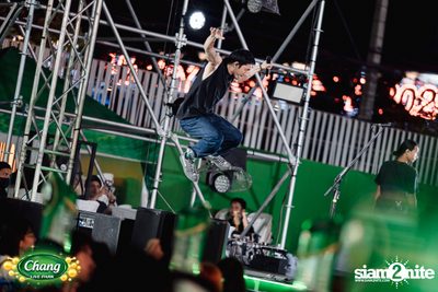 ภาพบรรยากาศงาน Chang Live Park presents FOOD FUN FRIENDS ft. Potato concert ที่ The Street Ratchada — photo 117