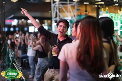ภาพบรรยากาศงาน Chang Live Park presents FOOD FUN FRIENDS ft. Potato concert ที่ The Street Ratchada — photo 121