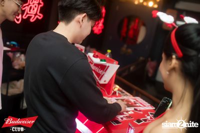 Budweiser Club presents Live Concert of Bowkylion at Tiger Ekamai — photo 56