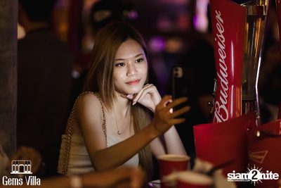 ภาพบรรยากาศคอนเสิร์ตวง Flure ที่ Gems Villa — photo 58