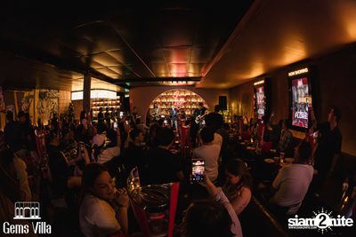 ภาพบรรยากาศคอนเสิร์ตวง Flure ที่ Gems Villa — photo 104