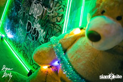 Jam ft. PLATONG TUNYANUN / PLOYCHOMPOO at Dope & Dirty — photo 1