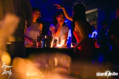 Jam ft. PLATONG TUNYANUN / PLOYCHOMPOO at Dope & Dirty — photo 10