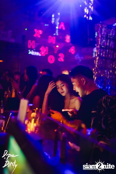 Jam ft. PLATONG TUNYANUN / PLOYCHOMPOO at Dope & Dirty — photo 13