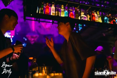 Jam ft. PLATONG TUNYANUN / PLOYCHOMPOO at Dope & Dirty — photo 20