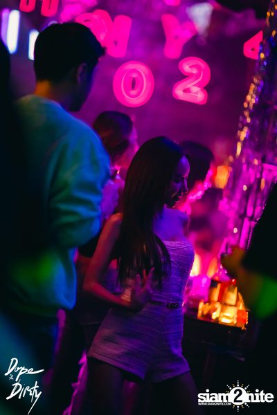 Jam ft. PLATONG TUNYANUN / PLOYCHOMPOO at Dope & Dirty — photo 44