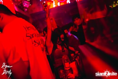 Jam ft. PLATONG TUNYANUN / PLOYCHOMPOO at Dope & Dirty — photo 74