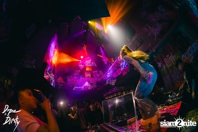 Jam ft. PLATONG TUNYANUN / PLOYCHOMPOO at Dope & Dirty — photo 98