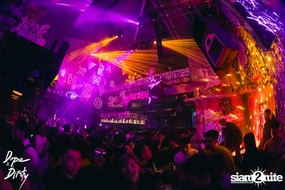 Jam ft. PLATONG TUNYANUN / PLOYCHOMPOO at Dope & Dirty — photo 140