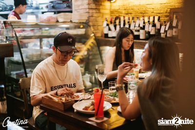 ภาพบรรยากาศงาน New Year's Eve ที่ Cantina Italian Kitchen — photo 25