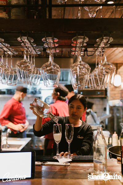 ภาพบรรยากาศงาน New Year's Eve ที่ Cantina Italian Kitchen — photo 61