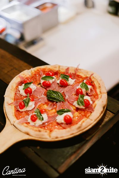 ภาพบรรยากาศงาน New Year's Eve ที่ Cantina Italian Kitchen — photo 114