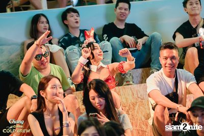 Chang Cold Brew presents NEON Countdown 2023 — photo 136