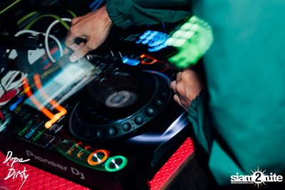 Jam ft. CHIN CHINAWUT / PAM ANSHISA at Dope & Dirty — photo 9
