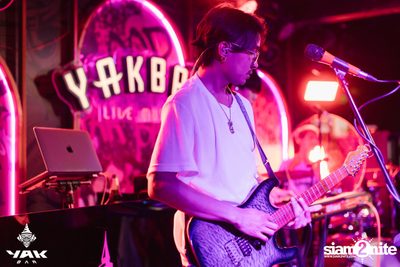 D Gerrard concert at Yak Bar — photo 13