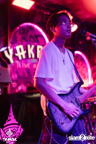 D Gerrard concert at Yak Bar — photo 14
