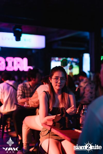 D Gerrard concert at Yak Bar — photo 38