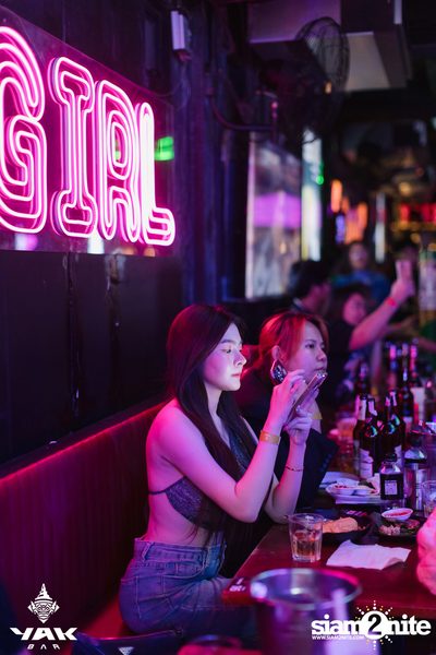 D Gerrard concert at Yak Bar — photo 54