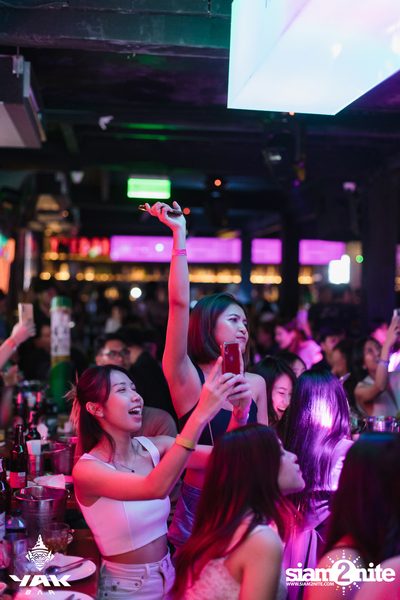 D Gerrard concert at Yak Bar — photo 57