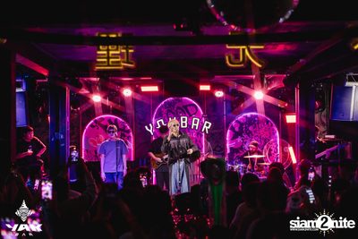D Gerrard concert at Yak Bar — photo 60