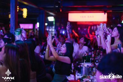 D Gerrard concert at Yak Bar — photo 78