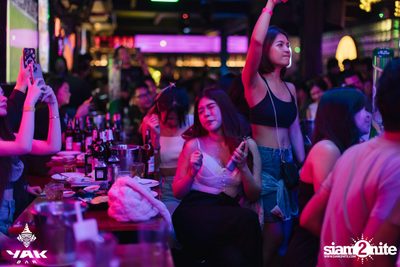 D Gerrard concert at Yak Bar — photo 89