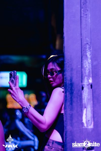 D Gerrard concert at Yak Bar — photo 93