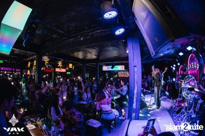 D Gerrard concert at Yak Bar — photo 94