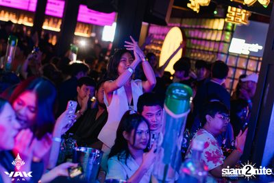 D Gerrard concert at Yak Bar — photo 96