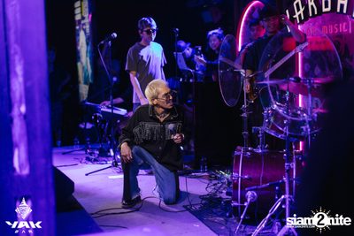D Gerrard concert at Yak Bar — photo 97