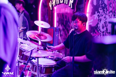 D Gerrard concert at Yak Bar — photo 111