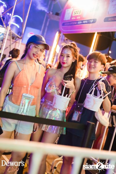 ภาพบรรยากาศงาน Dewar's presents S2O Songkran Music Festival 2024 ที่ Live Park Rama 9 — photo 78