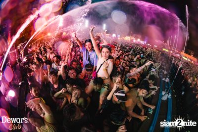 ภาพบรรยากาศงาน Dewar's presents S2O Songkran Music Festival 2024 ที่ Live Park Rama 9 — photo 195