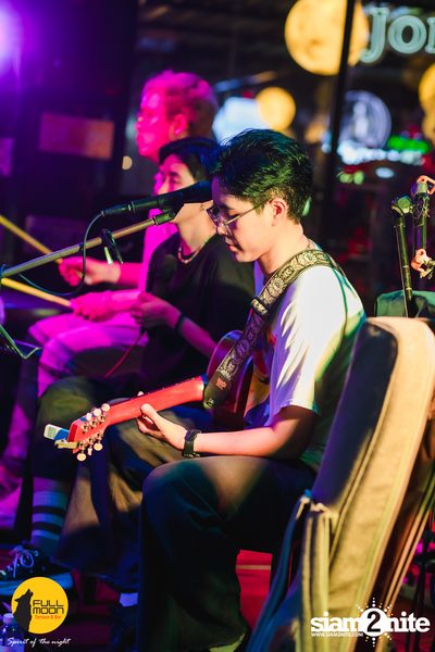 Joey Phuwasit Concert at Fullmoon Terrace & Bar  — photo 8