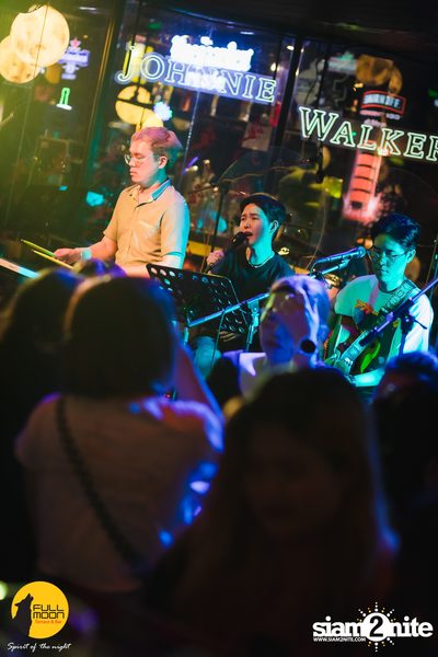 Joey Phuwasit Concert at Fullmoon Terrace & Bar  — photo 9