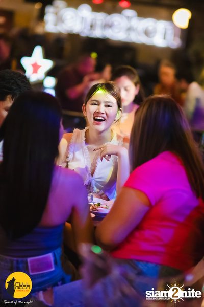 Joey Phuwasit Concert at Fullmoon Terrace & Bar  — photo 14