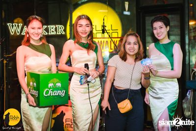 Joey Phuwasit Concert at Fullmoon Terrace & Bar  — photo 26