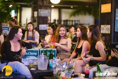 Joey Phuwasit Concert at Fullmoon Terrace & Bar  — photo 35