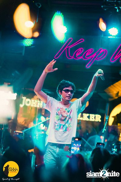 Joey Phuwasit Concert at Fullmoon Terrace & Bar  — photo 72