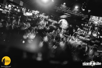 Joey Phuwasit Concert at Fullmoon Terrace & Bar  — photo 98