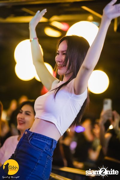 Joey Phuwasit Concert at Fullmoon Terrace & Bar  — photo 103
