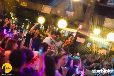 Joey Phuwasit Concert at Fullmoon Terrace & Bar  — photo 128